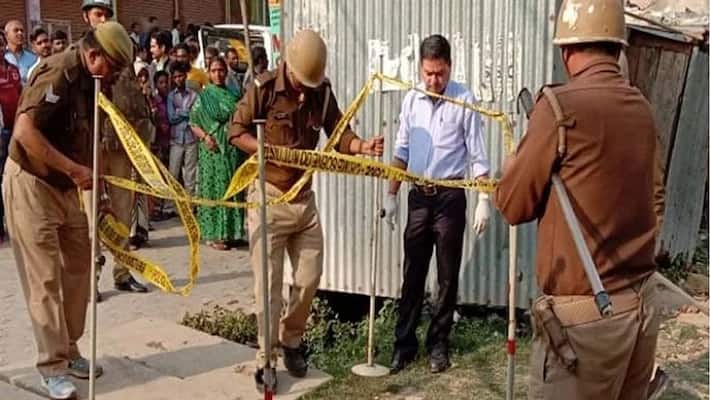 Police picked up 6, including former state minister, for firing in two factions of SP-BSP side, death of siblings asa Police picked up 6, including former state minister, for firing in two factions of SP-BSP side, death of siblings asa