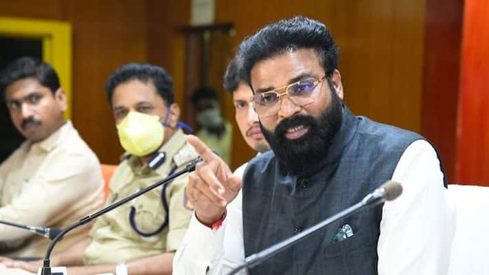 Friendship with Janardhana Reddy is out of politics says minister Sriramulu gow Friendship with Janardhana Reddy is out of politics says minister Sriramulu gow