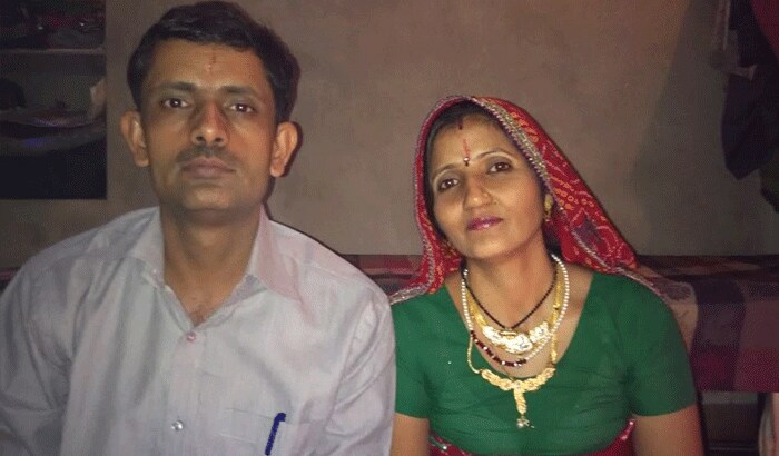 success and social media viral story of 39 year old man bajranglal kulhari passed 20 govt exams kpr
