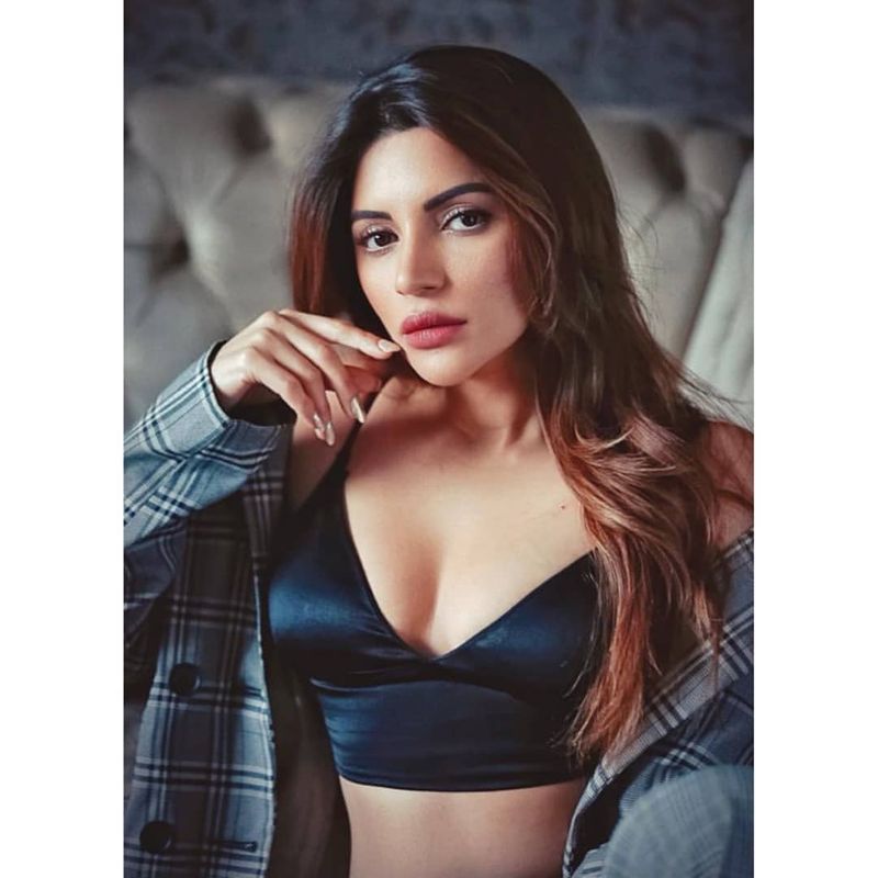 জেমস এই সময়ে না থাকলে সত্যি তার একা থাকা খুব কঠিন হয়ে যেত। তিনি কোনওভাবেই এই পরিস্থিতি সামলাতে পারতেন না।