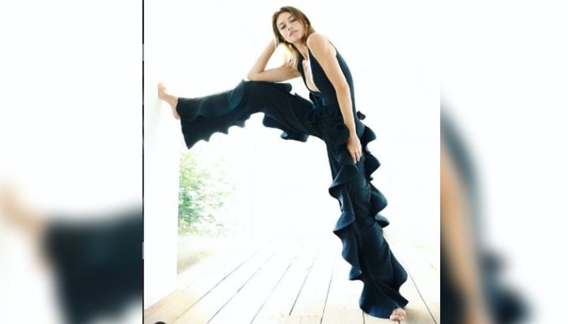 james bond star olga kurylenko test positive for corona Virus scares