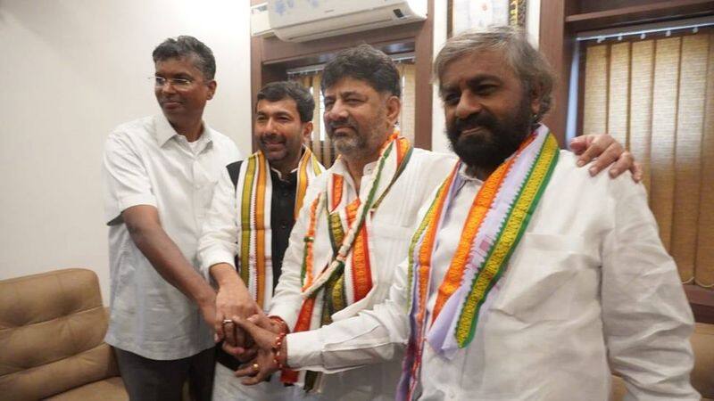 dk shivakumar forming committee to bring back Leaders who left congress