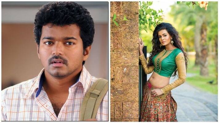 Thalapathy Vijay Copied Meera Mithun Photo Shoot For Master Second Look Poster Thalapathy Vijay Copied Meera Mithun Photo Shoot For Master Second Look Poster