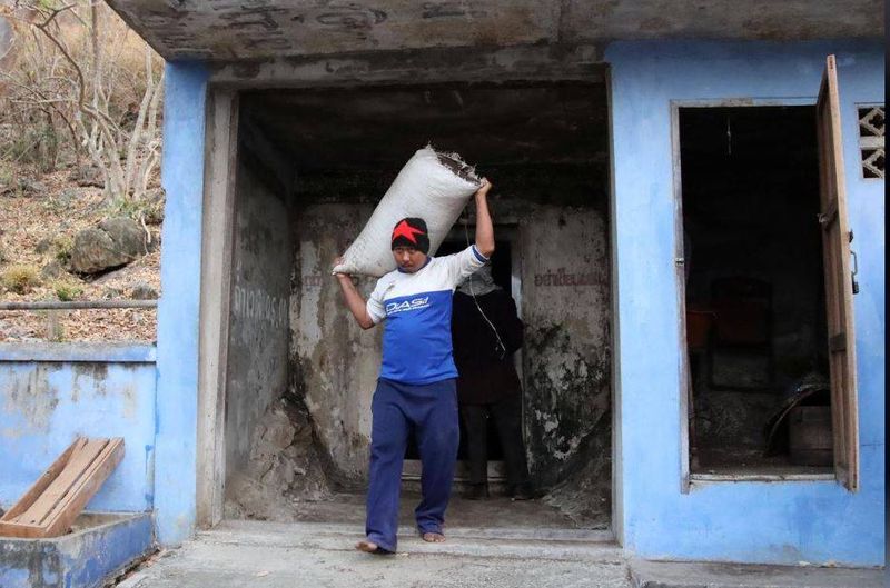 Thailand villagers collecting bat guano can get infected with corona virus kph