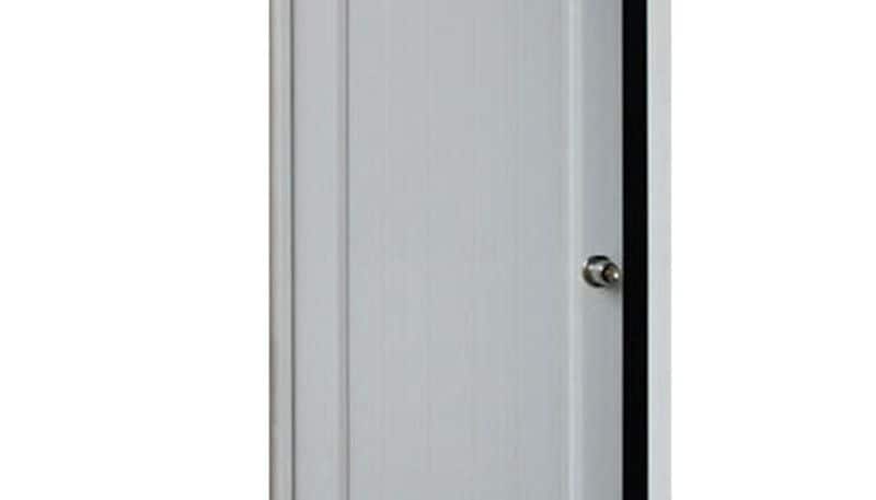The exit door of the toilet. Studies have shown that one third of men and two thirds of women do not wash their hands well before leaving the toilet.