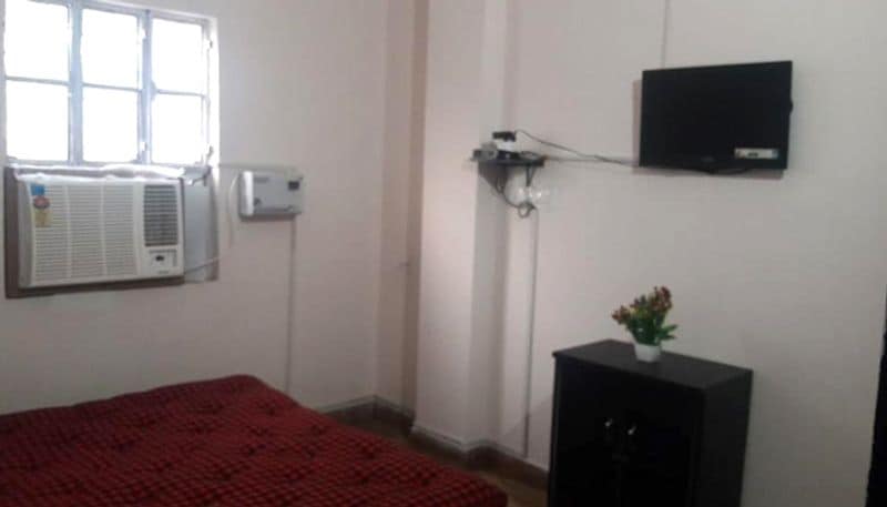 It has been proved that the dirtiest thing in hotel rooms is the TV or air-conditioner.