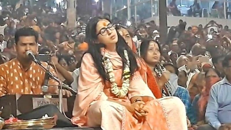 'Non-Hindu' Sara Ali Khan stirs up controversy with Kashi Vishwanath temple visit