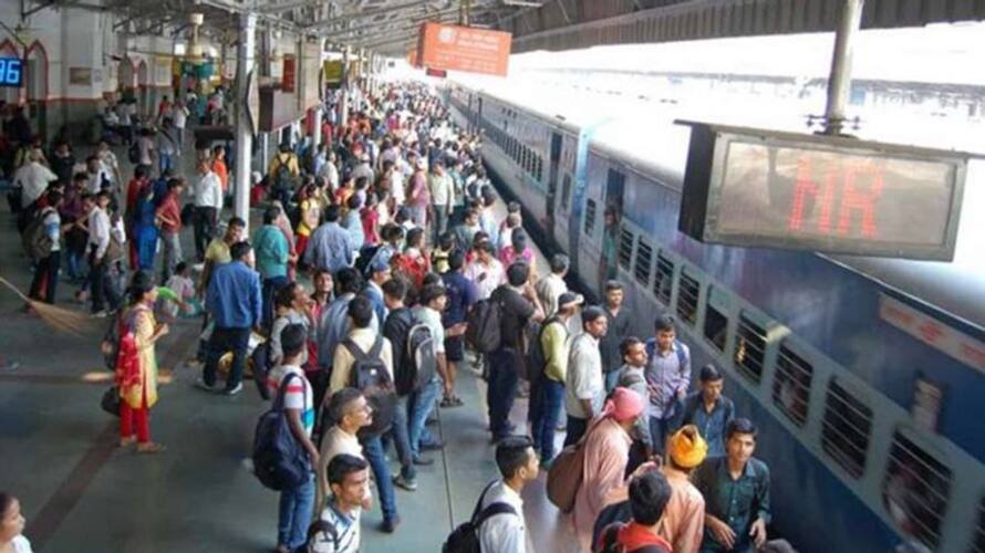 college student died in thirumangalam railway station while step down in running train college student died in thirumangalam railway station while step down in running train