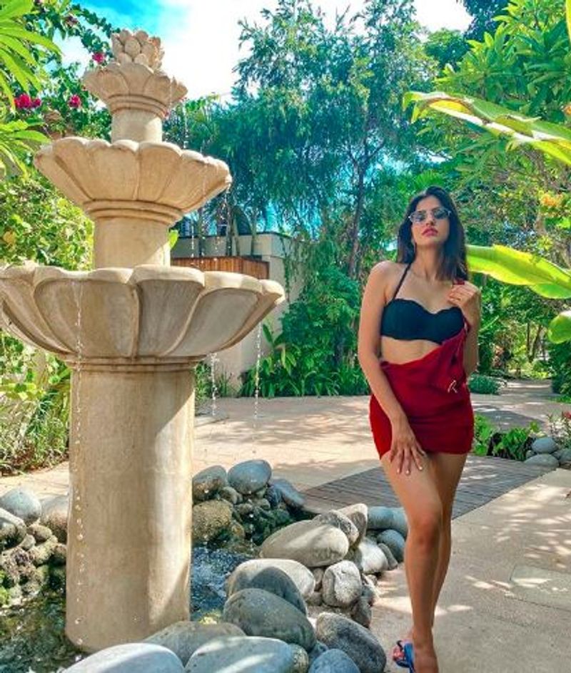Actress Sakshi Malik Hot Photos