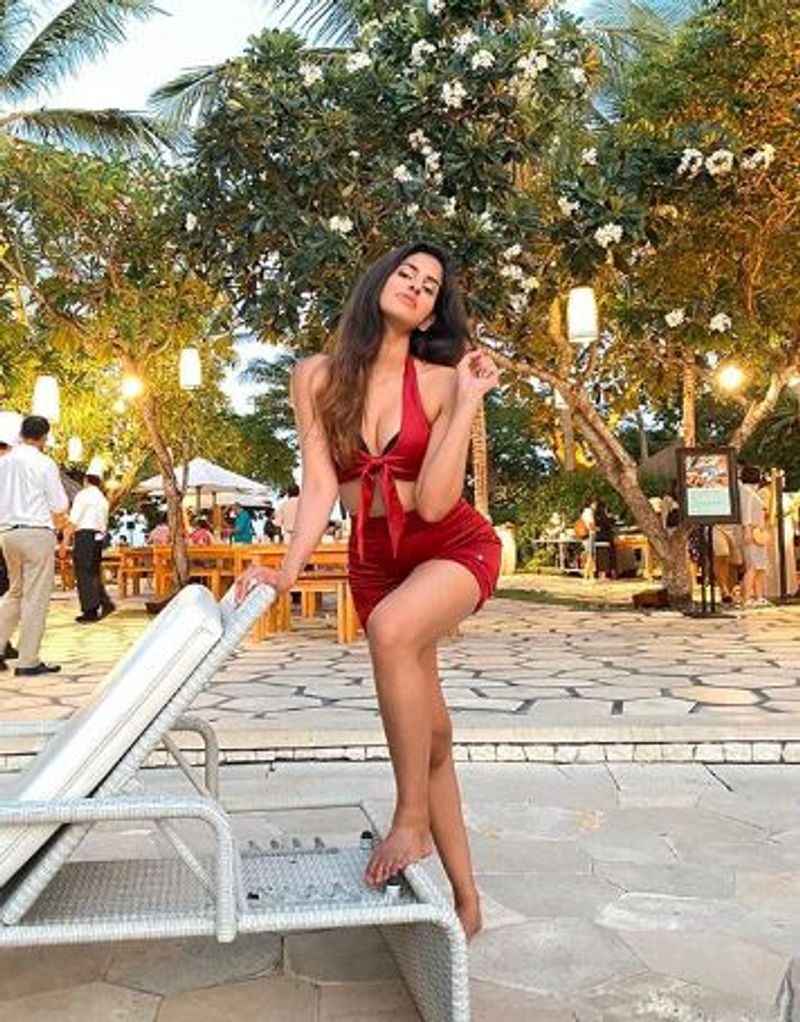 Actress Sakshi Malik Hot Photos
