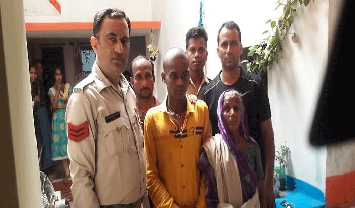 young man climbed tree to commit suicide in chhattisgarh kpr young man climbed tree to commit suicide in chhattisgarh kpr