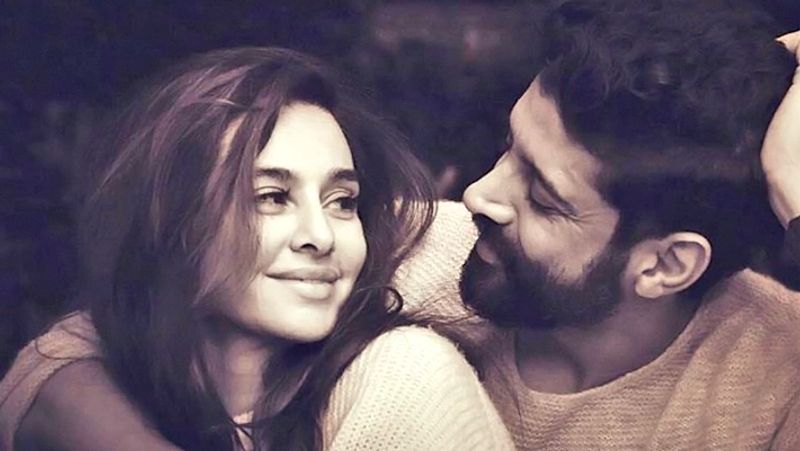 Farhan Akhtar Girlfriend Shares Photo but fans Asks about dandruff KPG