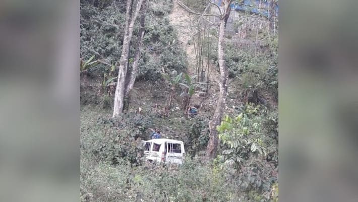 Five tourist dies in a road accident at Sikkim Five tourist dies in a road accident at Sikkim