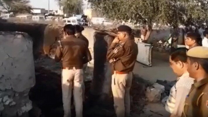 थानाधिकारी महेन्द्र शर्मा ने बताया, मृतकों के शव परिजनों को सौंप दिए। जानकारी के मुतबाकि, मृतक बच्चों की पहचान अजय (5), देवाराम (3), मनीषा (4) और शिवानी (3) के रूप में हुई। घटना की जानकारी लगते ही जिला कलेक्टर संदेश नायक और पुलिस अधीक्षक तेजस्वनी गौतम भी मौके पर पहुंचे और हालात का जायजा लिया और परिवार को हर संभव सहायता देने का आश्वासन दिया।