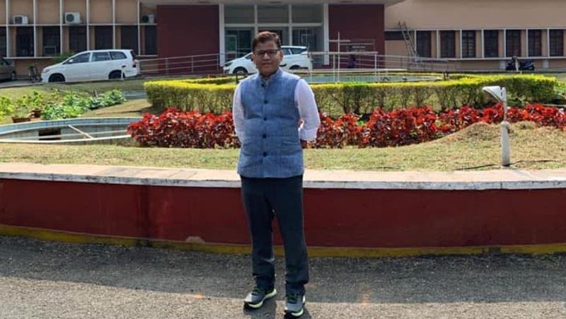 IAS officer Nikunj Dhal joins duty within 24 hours after father's death in Bhuvneshwar kps