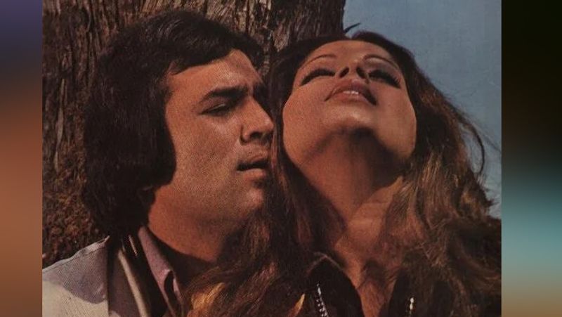 Shashi Kapoor Birthday Celebs Who Romance With Their Relative On Screen KPJ