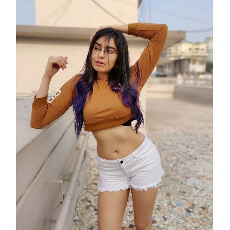 హాట్ కేక్ లాంటి పిల్ల.. అదాశర్మ బోల్డ్ ఫొటోస్
