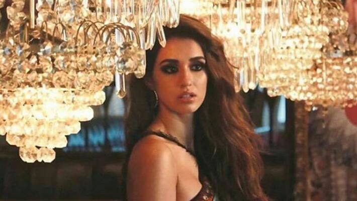 disha patani gives makeup tips on social media disha patani gives makeup tips on social media