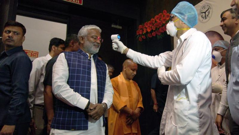 CM योगी ने कहा कि ‘’परित्राणाय साधूना विनाशाय च दुष्कृताम’’ को सूत्र बनाकर हमारी सरकार कार्य कर रही है। जिसका परिणाम है कि तीन वर्ष में प्रदेश में एक भी दंगा नहीं हुआ। 2016 के सापेक्ष 2019 में संगठित अपराधों पर प्रभावी अंकुश लगा है। डकैती के मामले में 59.70 प्रतिशत, लूट के मामले में 47.09 प्रतिशत, हत्या के मामले में 21.71 प्रतिशत, बलवा में 27.20 प्रतिशत, अपहरण के मामले में 37.74 प्रतिशत और बलात्कार के मामले में 17.90 प्रतिशत की कमी आई है। उन्होंने कहा कि पुलिस के आधुनिकीकरण की दिशा में हमारी सरकार ने काफी काम किया है। 1.37 लाख पुलिस कर्मियों की भर्ती की गई है। पुलिस व फॉरेंसिक यूनिवर्सिटी बनाने की दिशा में कार्यवाही आगे बढ़ाई गई है। हम हर रेंज में साइबर थाना और फॉरेंसिक लैब बनाने जा रहे हैं।