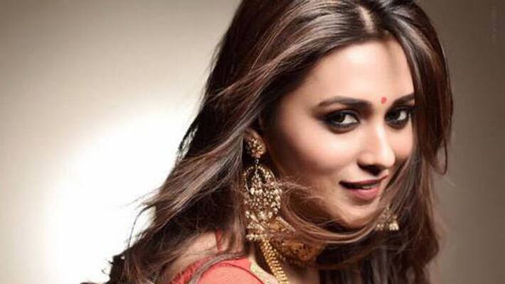 Mimi chakraborty and soham chakraborty video goes viral on corona Mimi chakraborty and soham chakraborty video goes viral on corona