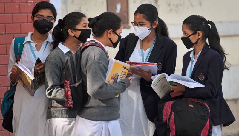 11th class student did a bad deed with a classmate in the school classroom.