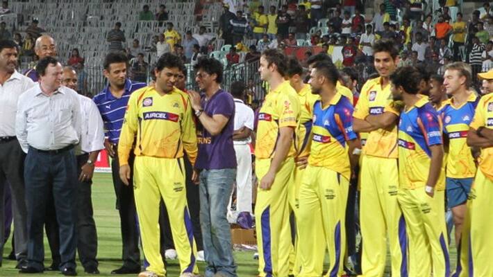Super Star Shah Rukh Khan once said he would sell his pants to have MS Dhoni play for KKR in IPL san Super Star Shah Rukh Khan once said he would sell his pants to have MS Dhoni play for KKR in IPL san