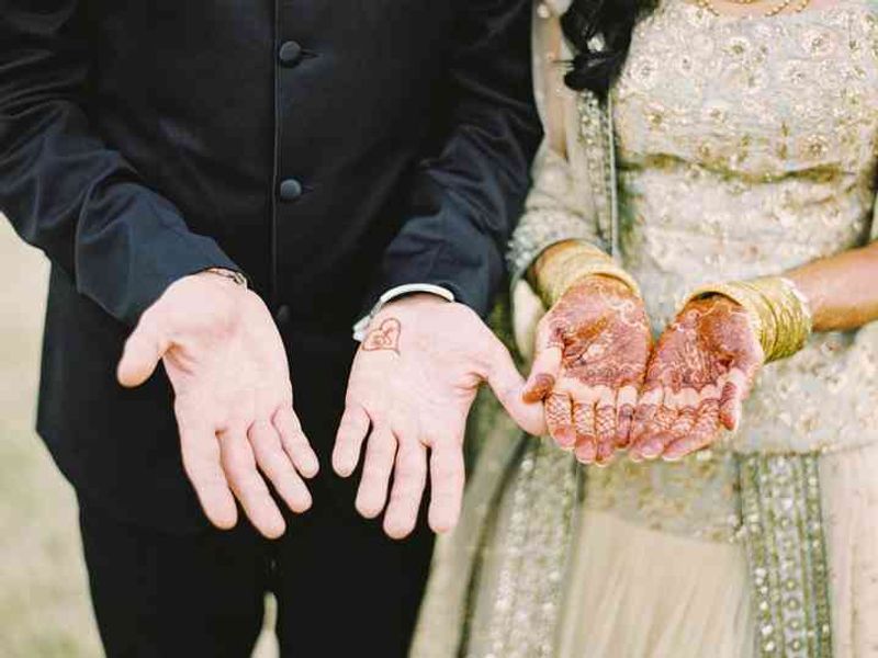 pakistani man first night relvealed he married kinnar transgender kph