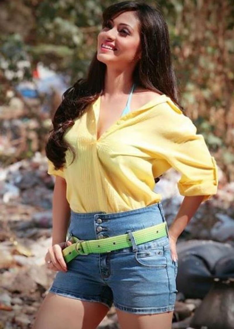 Actress Sadaa Latest Hot Photos