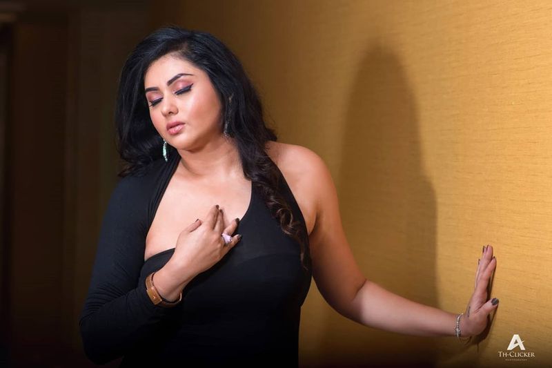 (Courtesy: Instagram ) రీసెంట్ గా నమిత తన భర్తతో కలసి ఉన్న ఫోటోలని కూడా షేర్ చేసింది.
