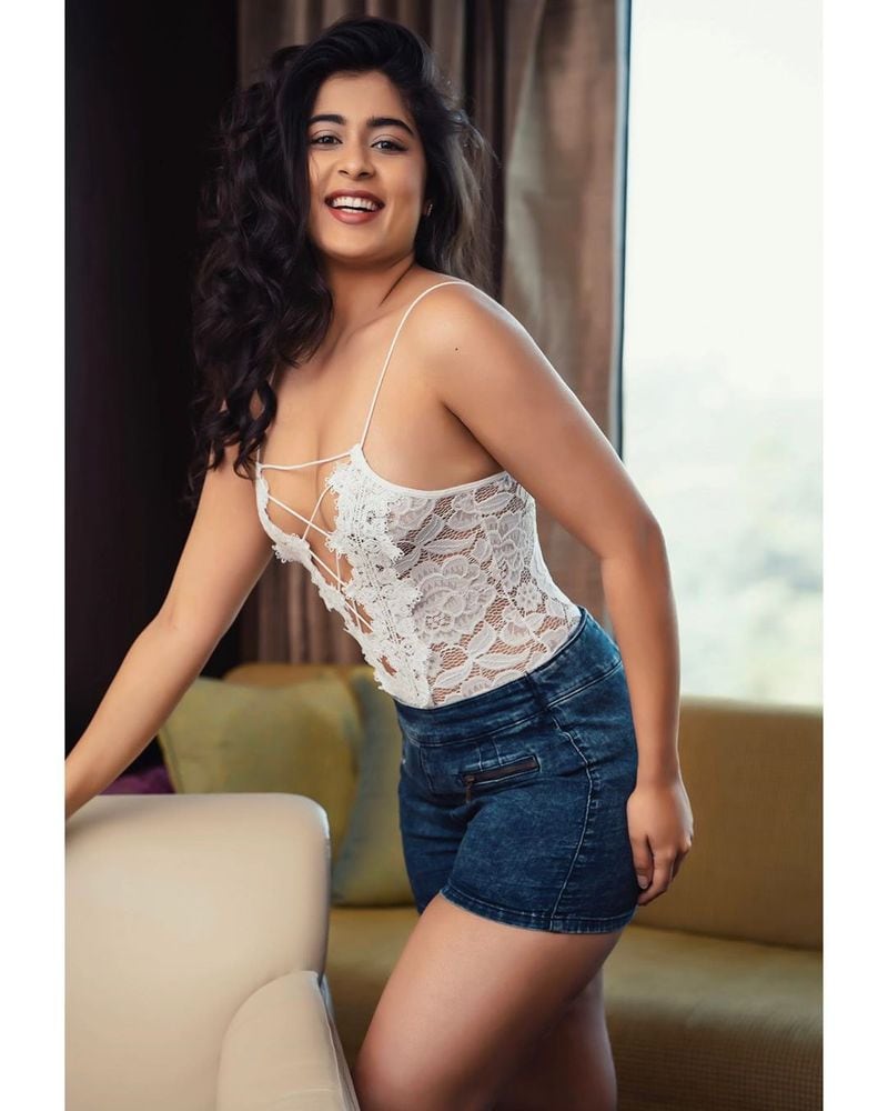 (Courtesy:Instagram) నికిత శర్మ ఫోటో గ్యాలరీ