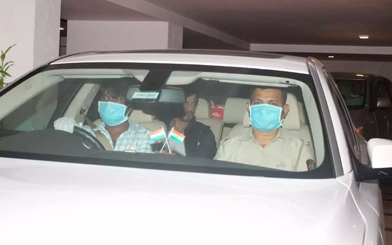 Shah Rukh Khan attended Hiroo Johar's birthday amid coronavirus outbreak