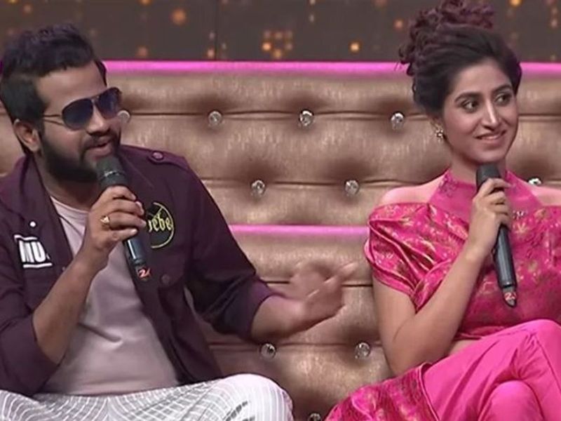 Hyper aadhi funny chat with Alitho Saradaga jsp