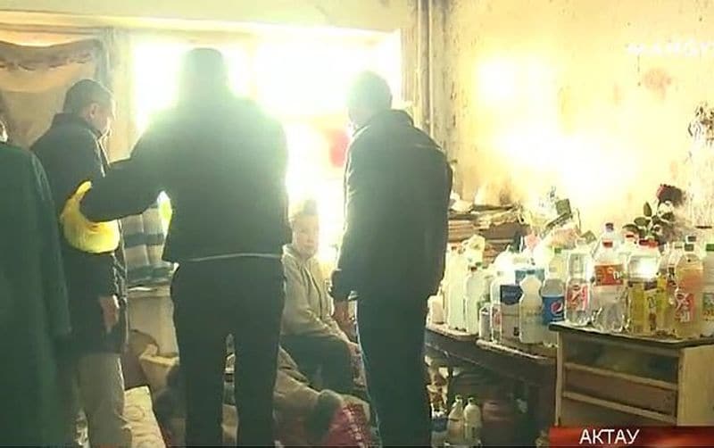 Family collected 1300 litre urine in bottles for a year inside flat kph