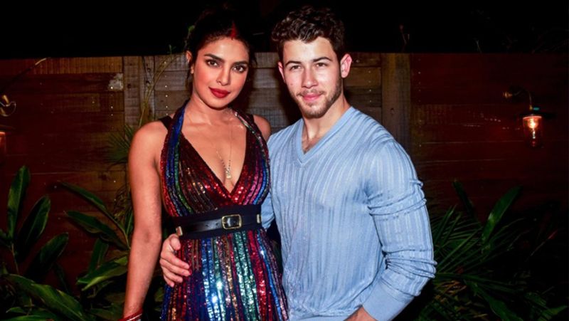 bollywood stars are gave donation in corona fund