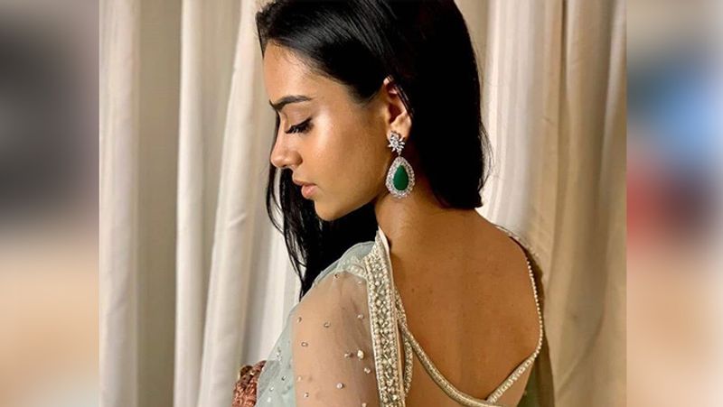 ajay devgn daughter nysa devgn again troll for putting lots of makeup on face KPJ