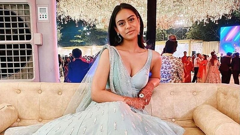 ajay devgn daughter nysa devgn again troll for putting lots of makeup on face KPJ