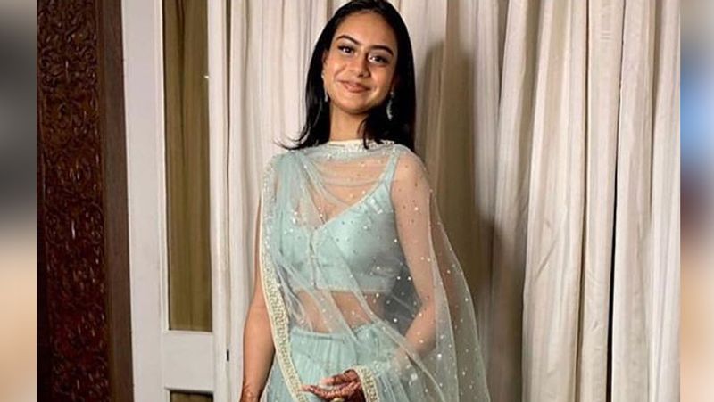 ajay devgn daughter nysa devgn again troll for putting lots of makeup on face KPJ