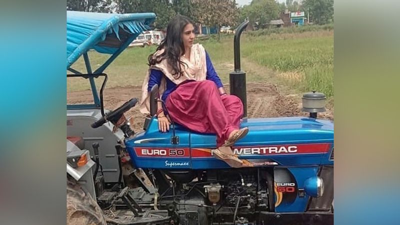 Sara ali khan shared pics in desy style while shooting atrangi re in Banaras KPY
