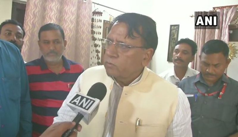 Daughter of Congress MLA Suresh Rathkheda commits suicide, mla supporter of Jyotiraditya Scindia kpa