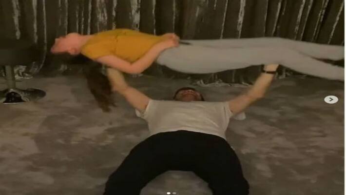 James Anderson exercise with his daughter in a unique way James Anderson exercise with his daughter in a unique way