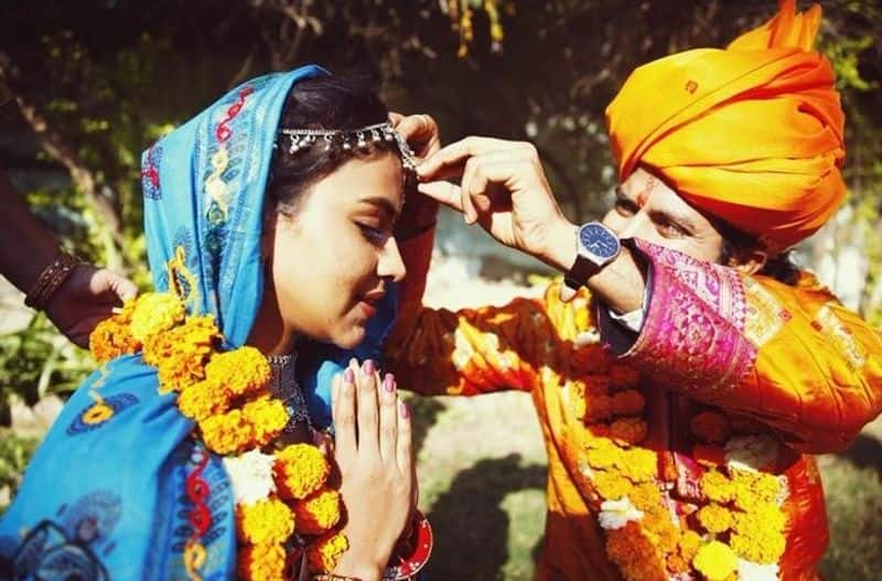 AmalaPaul is married with Mumbaibased singer Bhavninder Singh hot photos