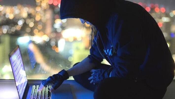 Kolkata STF has arrested youth alleging lashkar linkman Kolkata STF has arrested youth alleging lashkar linkman