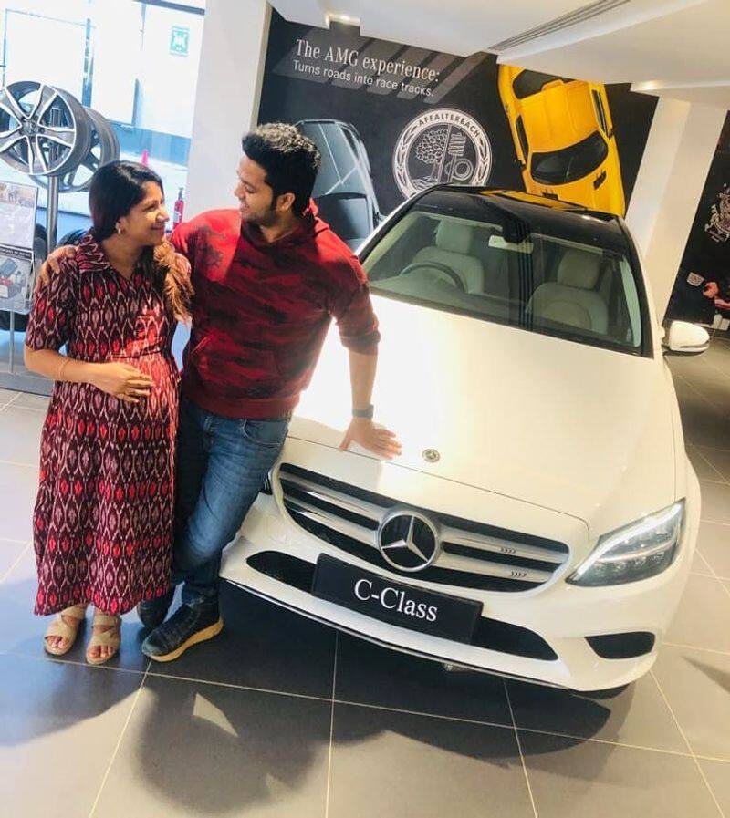Actress Sanjeev Karthick Gift Costly Car to Alya Manasa