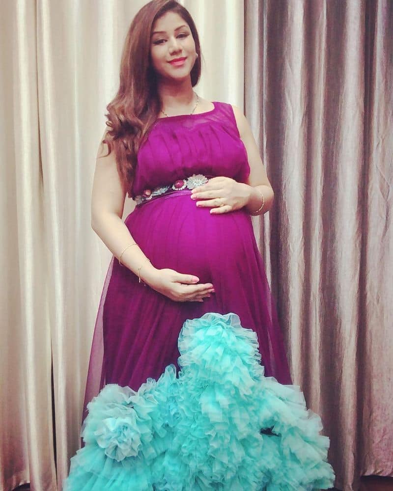 Alya Manasa and Sanjeev Shares His Cute New Born Baby Photo In Instagram