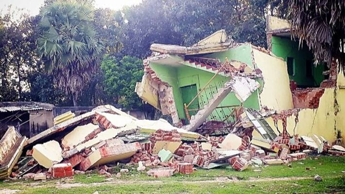 House collapse due to landslide in Asansol House collapse due to landslide in Asansol