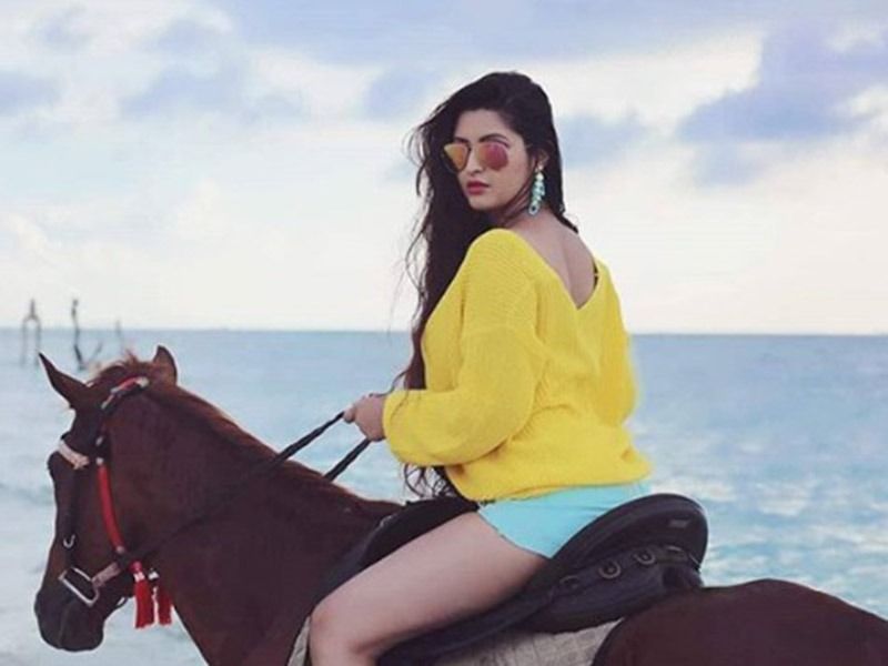 Bangladeshi Actress Pori moni shares controversial photo with cigarette in hand goes super viral BRD