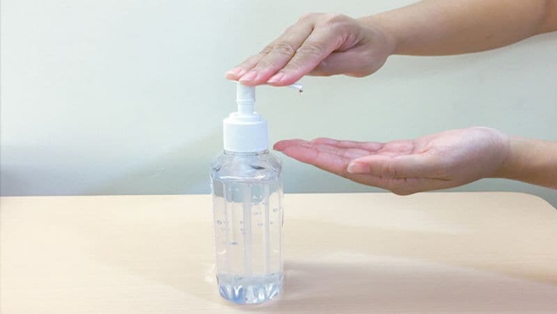 sanitizer burn womans hands because its contained alcohol fake claim viral kpt