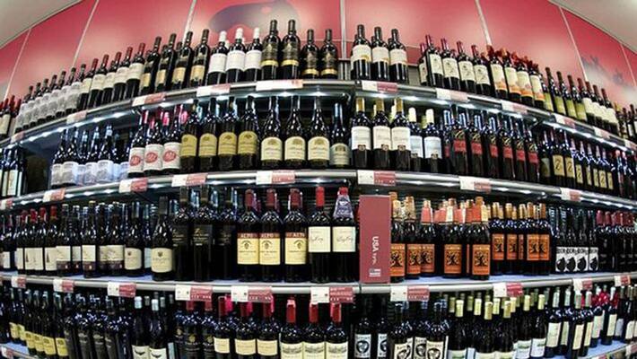 Kerala man filed a petitione to get online liquor, court fined 50 thousand rs Kerala man filed a petitione to get online liquor, court fined 50 thousand rs