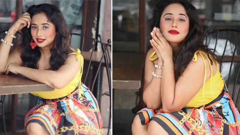 নিজের পোস্টে ধনঞ্জয় সিং নামে এক ব্যক্তির নাম উল্লেখ করেছেন রানি। এবং তিনি জানিয়েছেন, ওই ব্যক্তিই তাকে অশ্লীল ভাষায় অপমান করেছে। নানাভাবে উত্যক্ত করছে।