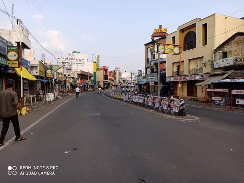 வெறிச்சோடிய தமிழக சாலைகள்